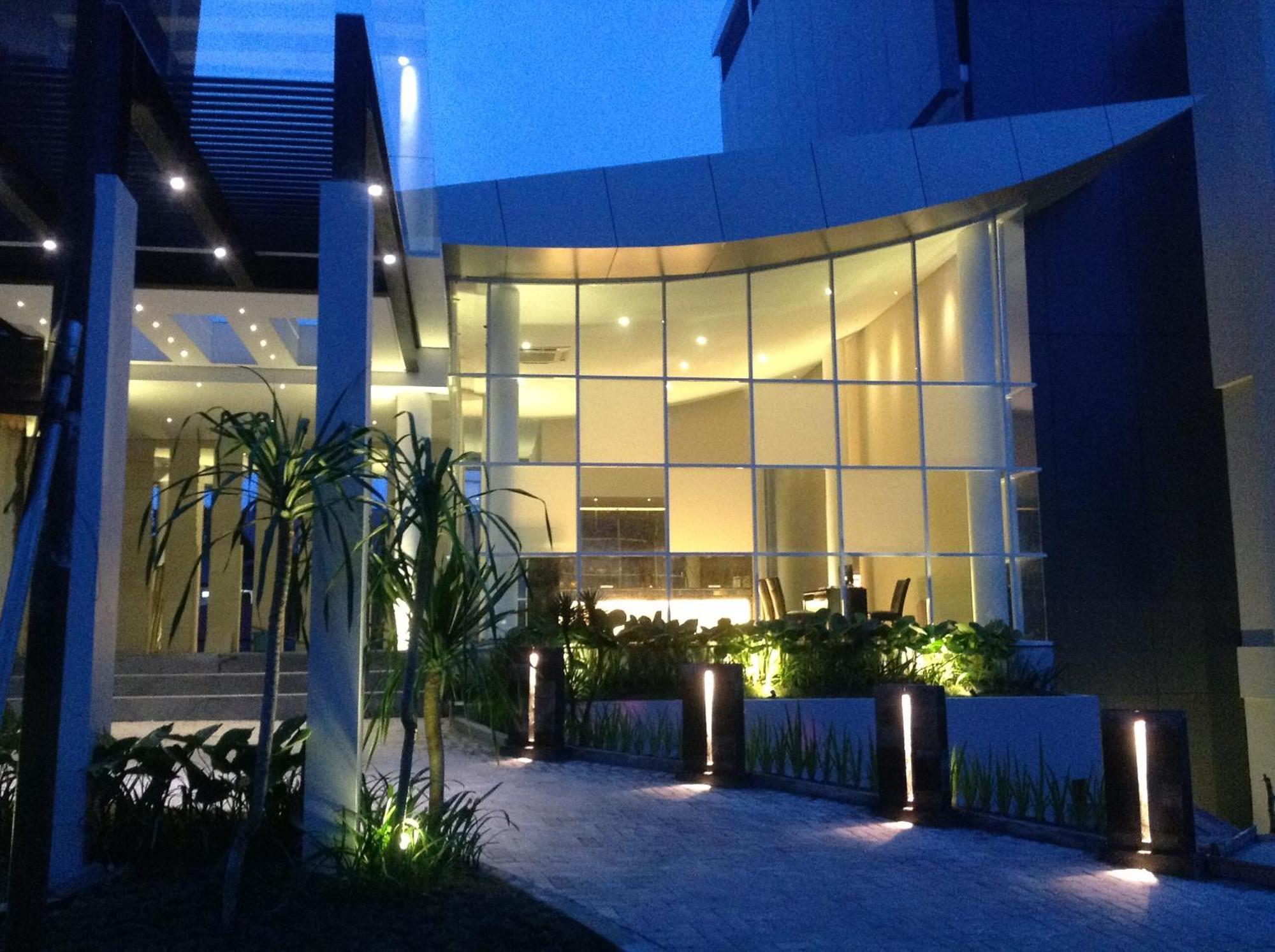 Grand Kecubung Hotel Пангкалан-Бун Екстер'єр фото